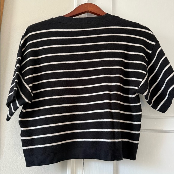 Abercrombie & Fitch Women’s Sweater T-Shirt Size Medium - Picture 4 of 5